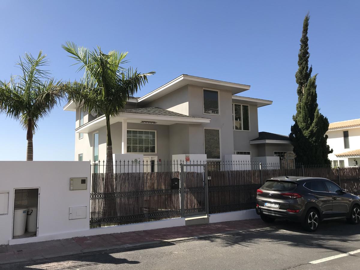De Lujo Villa *